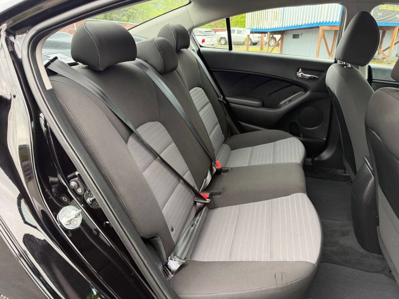 Used 2018 Kia Forte S image 23