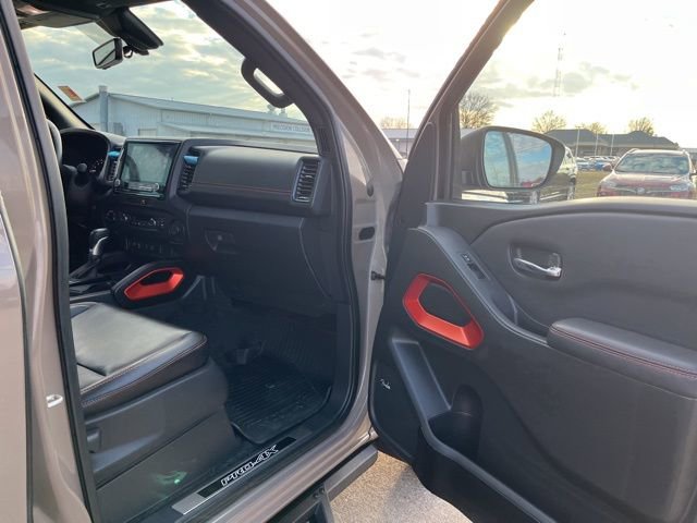 Used 2023 Nissan Frontier PRO-4X w/ Pro-4X Premium Package image 16