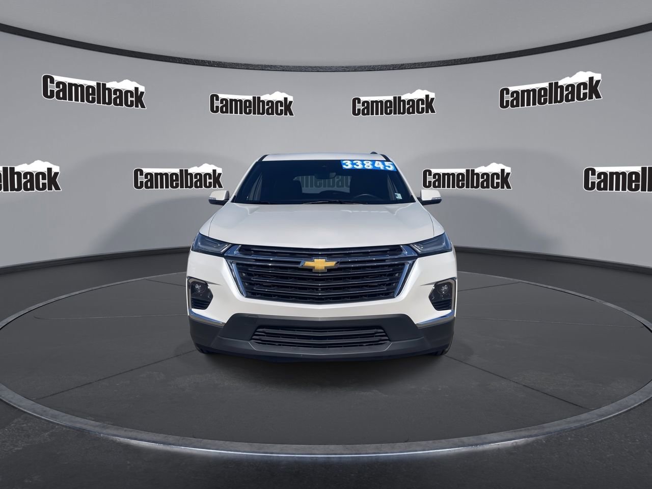 Used 2023 Chevrolet Traverse LT w/ LT Premium Package FWD image 2