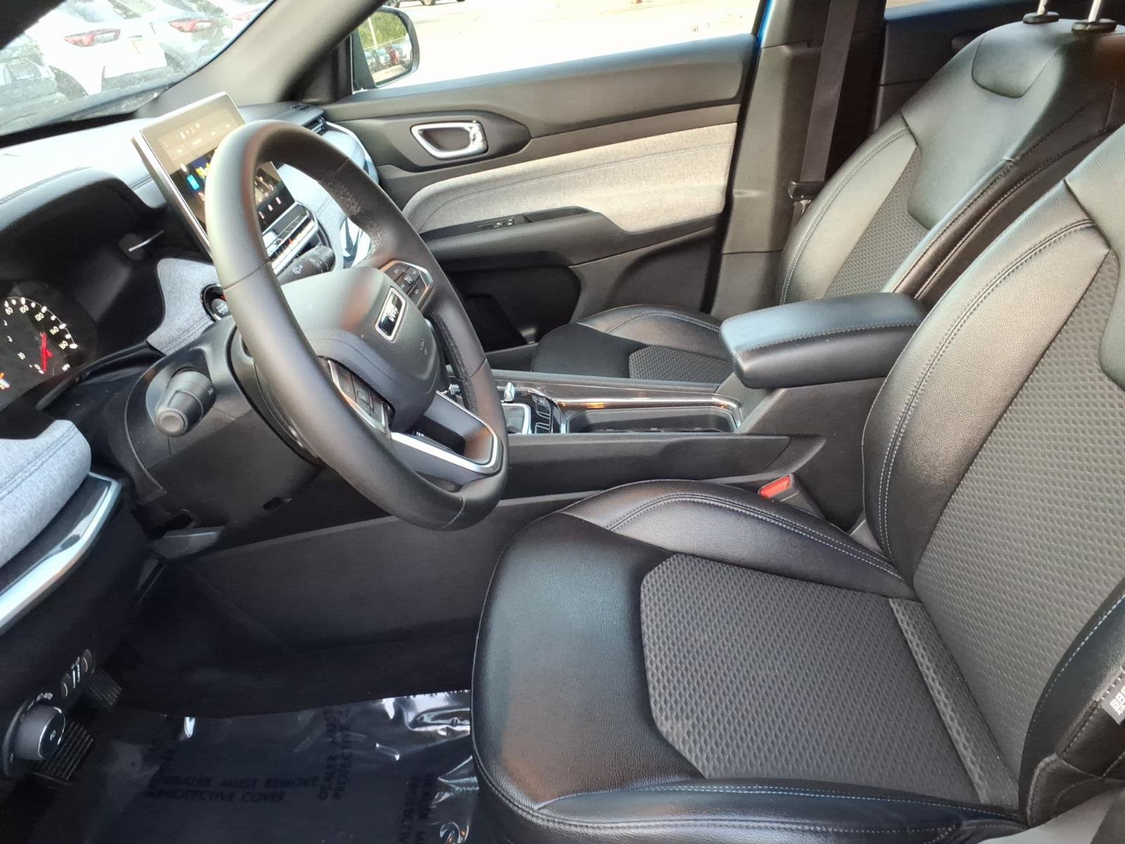 Used 2024 Jeep Compass Latitude AWD/4WD image 11