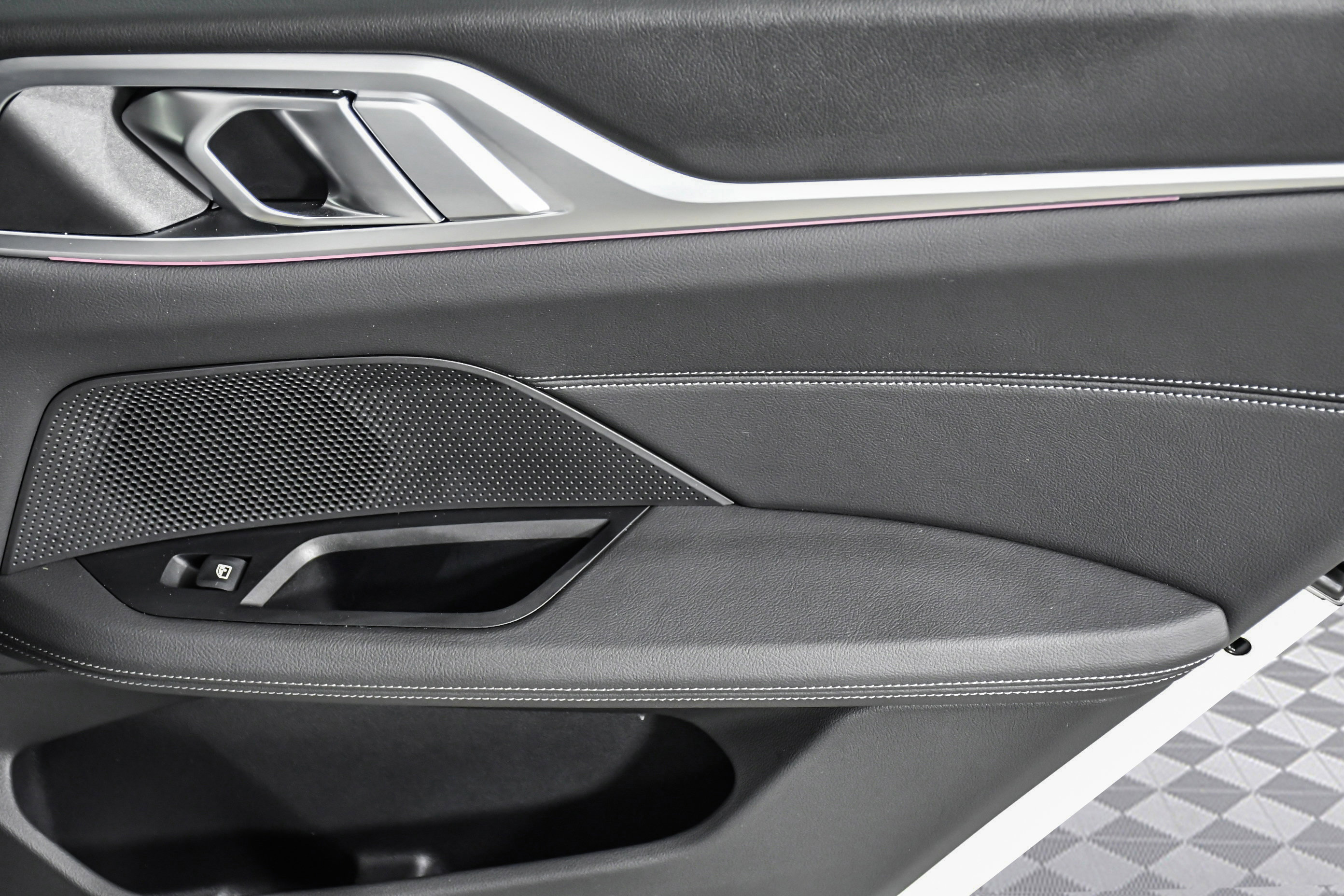 Used 2025 BMW i4 eDrive40 image 26