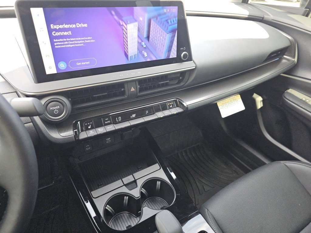 Used 2025 Toyota Prius AWD image 31