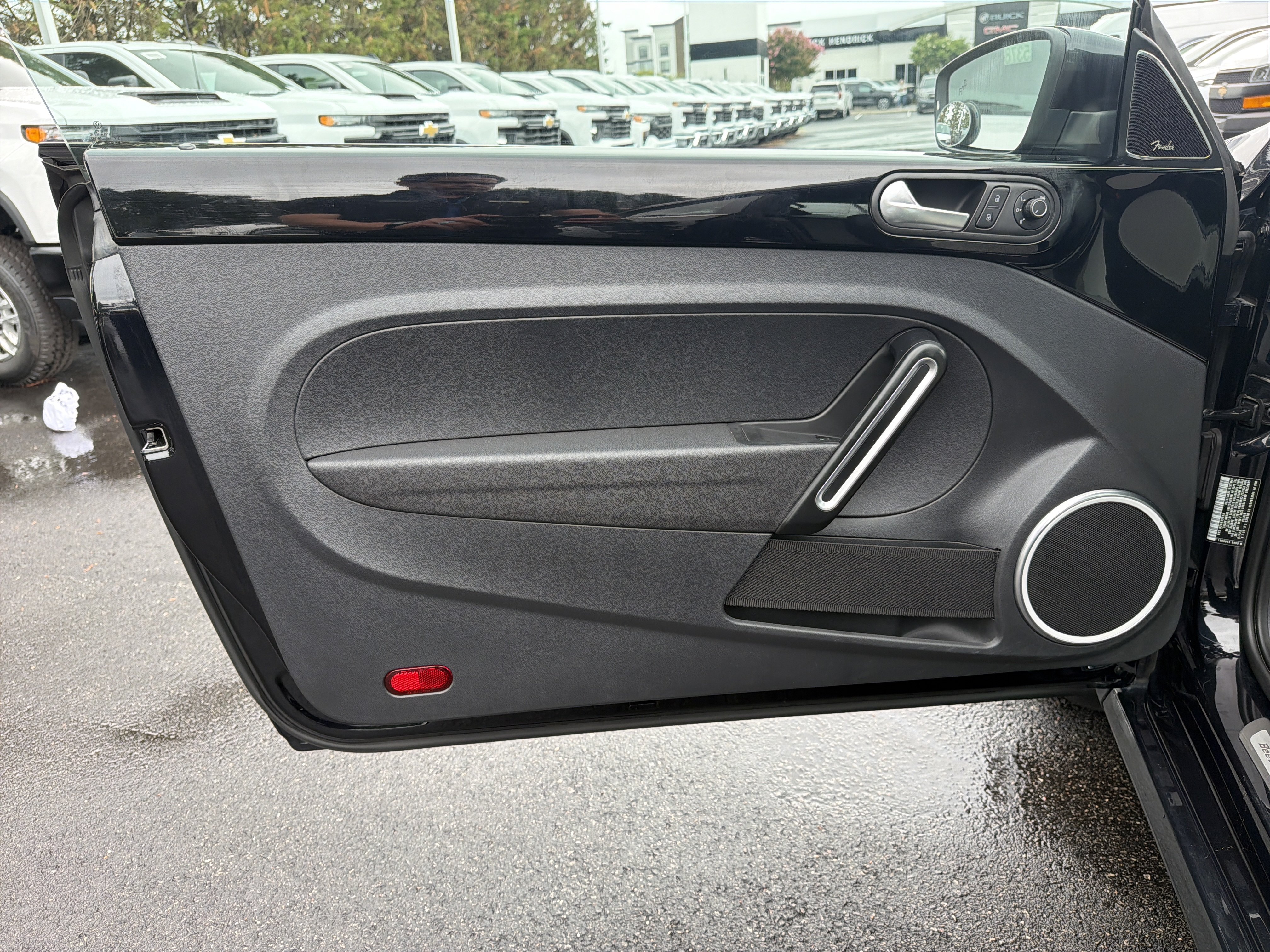 Used 2019 Volkswagen Beetle 2.0T SE w/ SE Premium Package FWD image 14