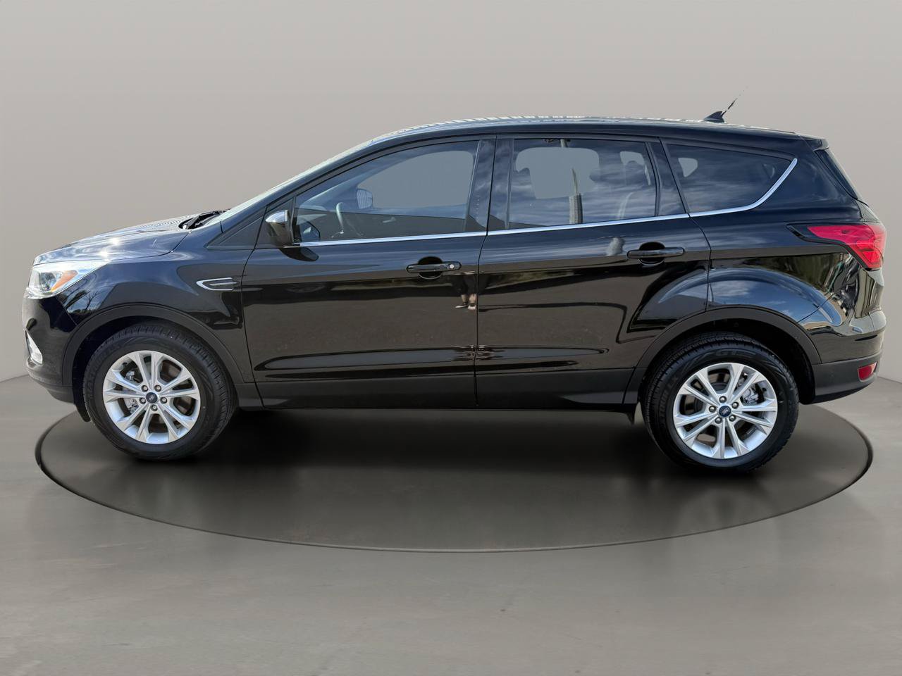 Used 2019 Ford Escape SE AWD/4WD image 3