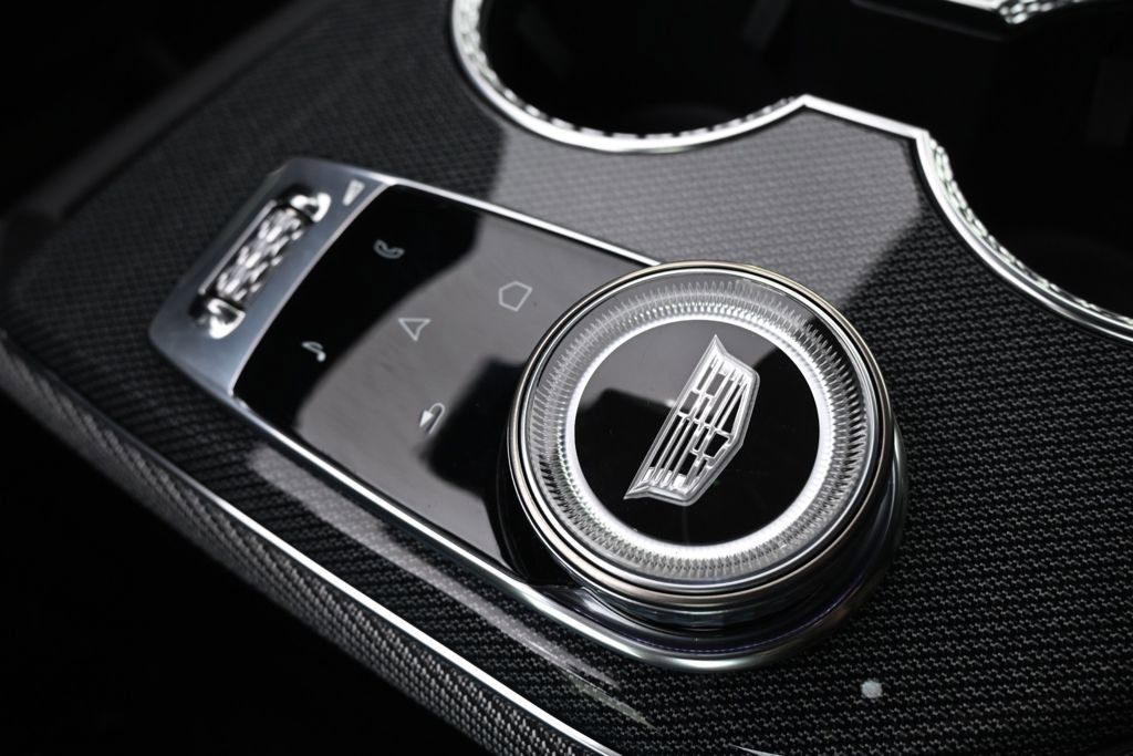 New 2026 Cadillac Optiq Luxury 1 image 31