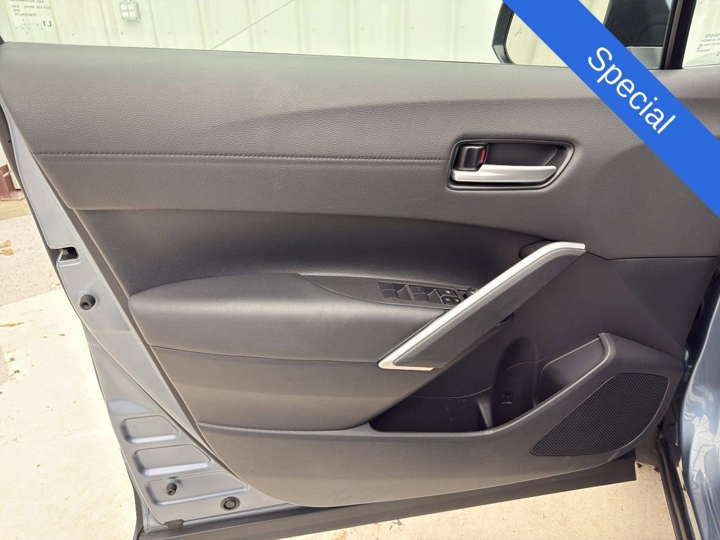 Used 2024 Toyota Corolla Cross XSE w/ Convenience Package image 33