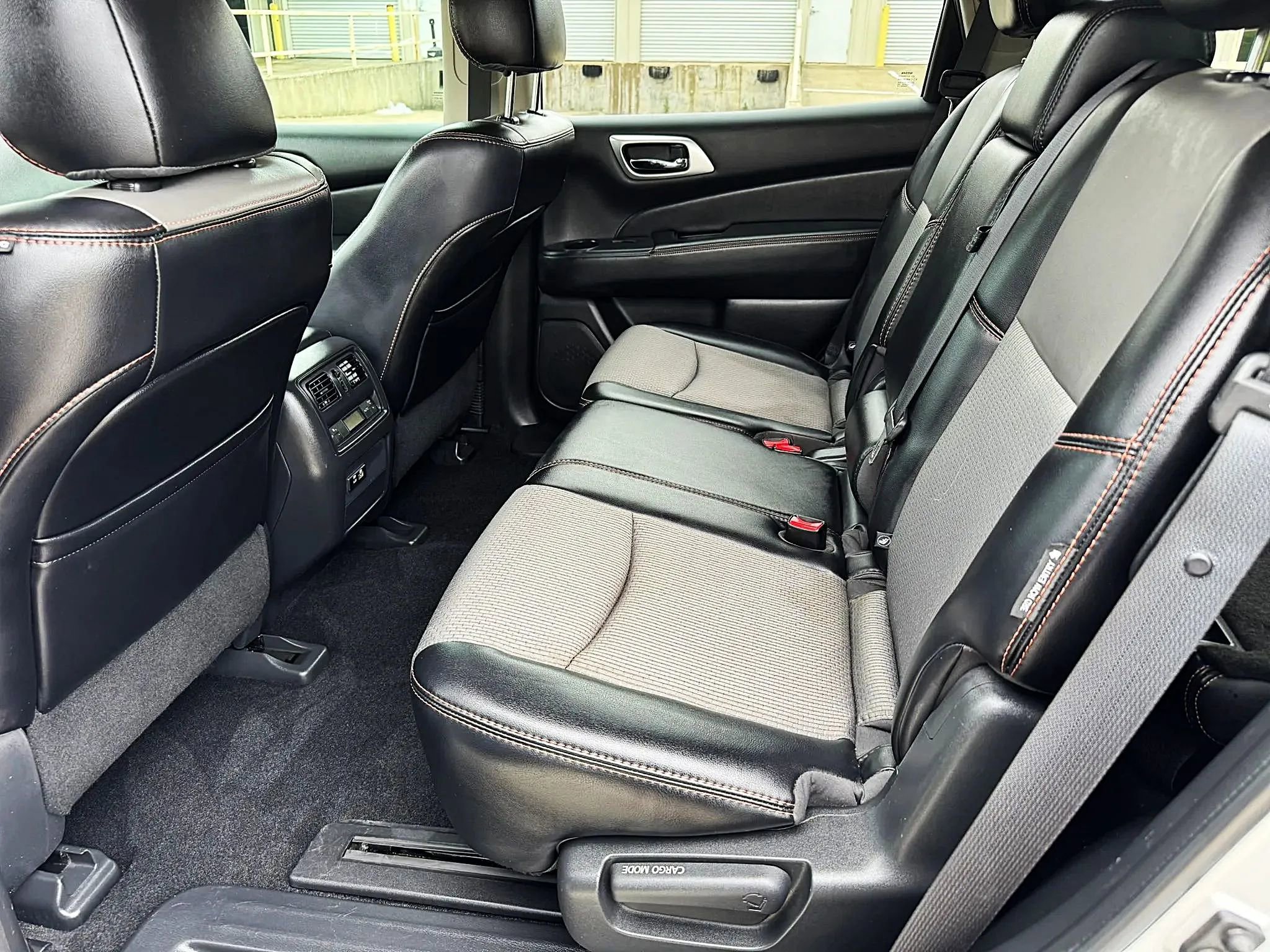 Used 2019 Nissan Pathfinder SV w/ Rock Creek Edition FWD image 17
