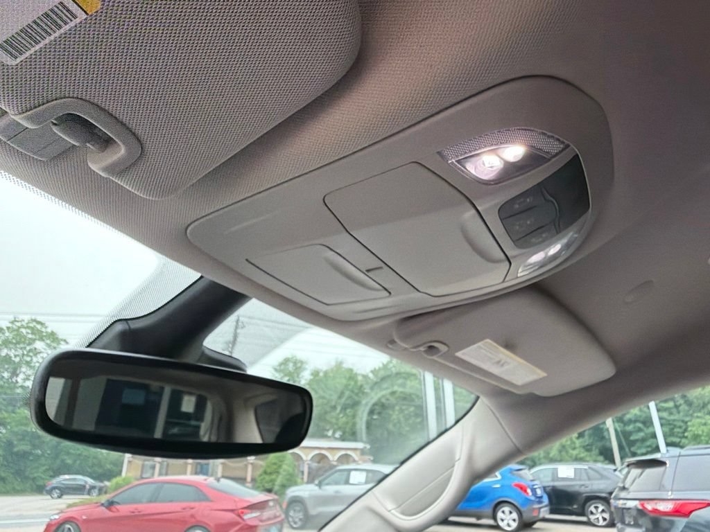 Used 2023 Chrysler Pacifica Touring-L FWD image 25