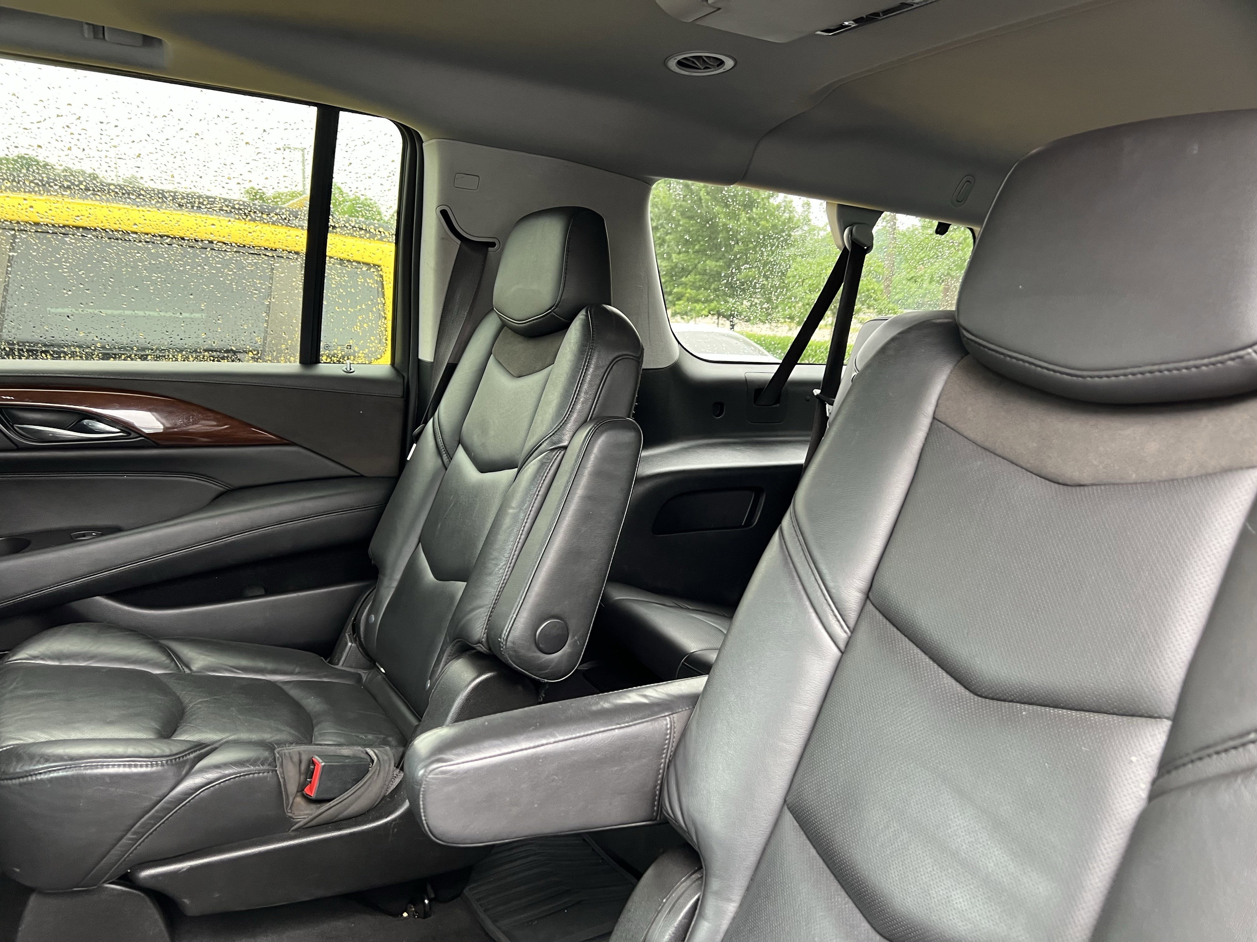 Used 2019 Cadillac Escalade ESV Luxury AWD/4WD image 33