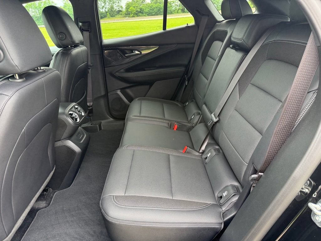 Used 2025 Chevrolet Blazer EV LT AWD/4WD image 14