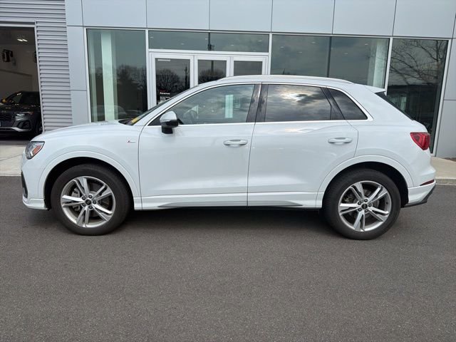 Used 2024 Audi Q3 2.0T Premium Plus w/ Premium Plus Package image 2