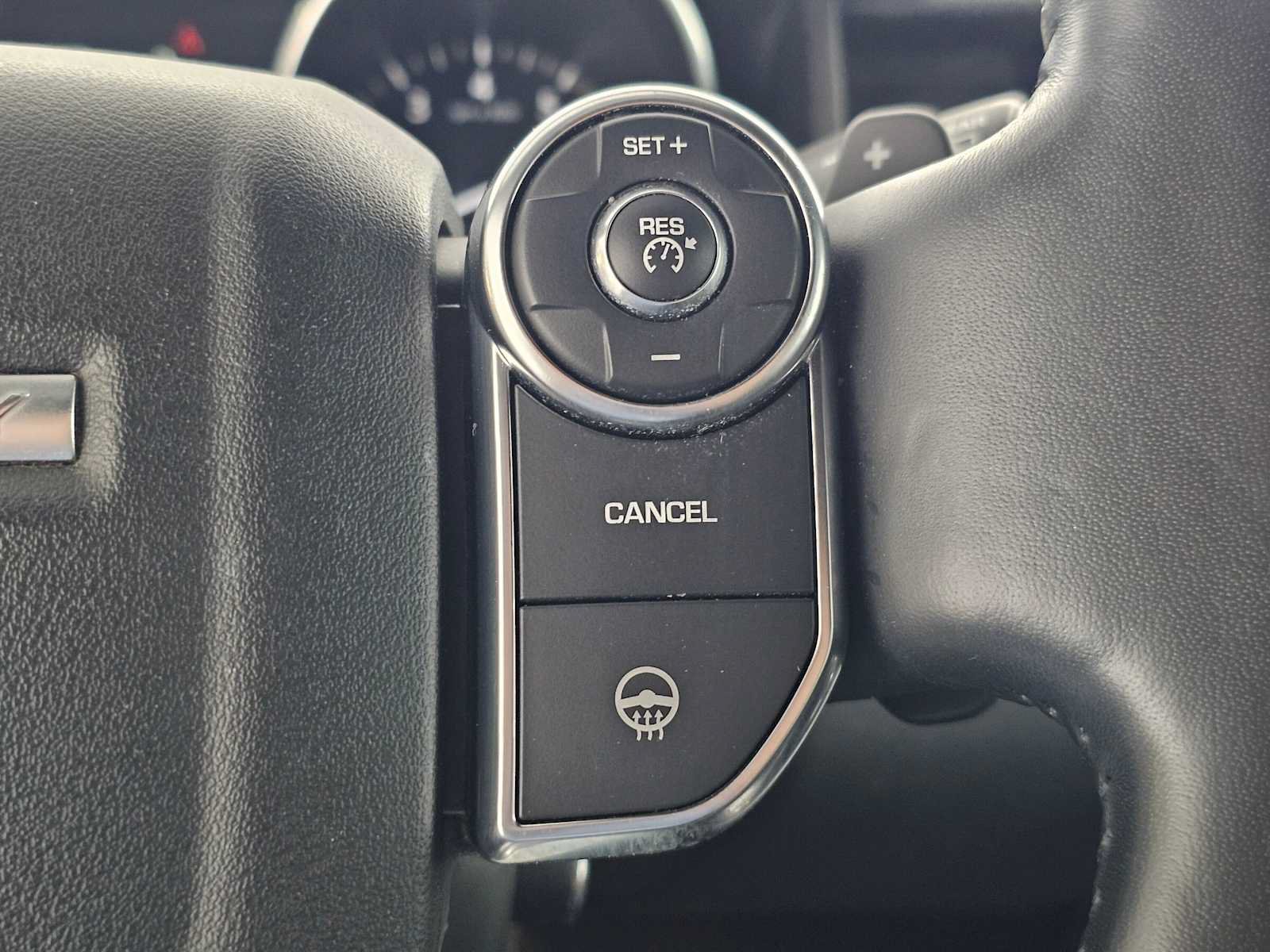 Used 2017 Land Rover Discovery HSE AWD/4WD image 31