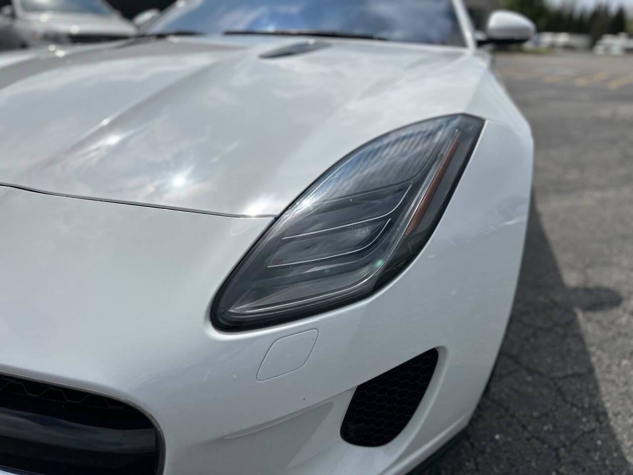 Used 2019 Jaguar F-TYPE Convertible RWD image 10