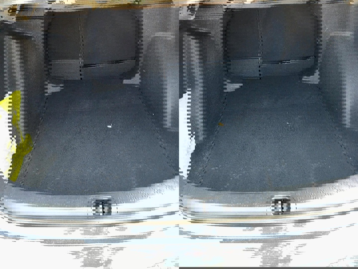 Used 2025 Toyota Corolla SE image 8