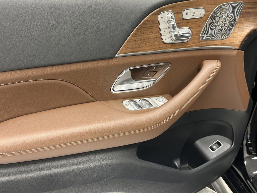 Certified 2025 Mercedes-Benz GLS 450 4MATIC image 10