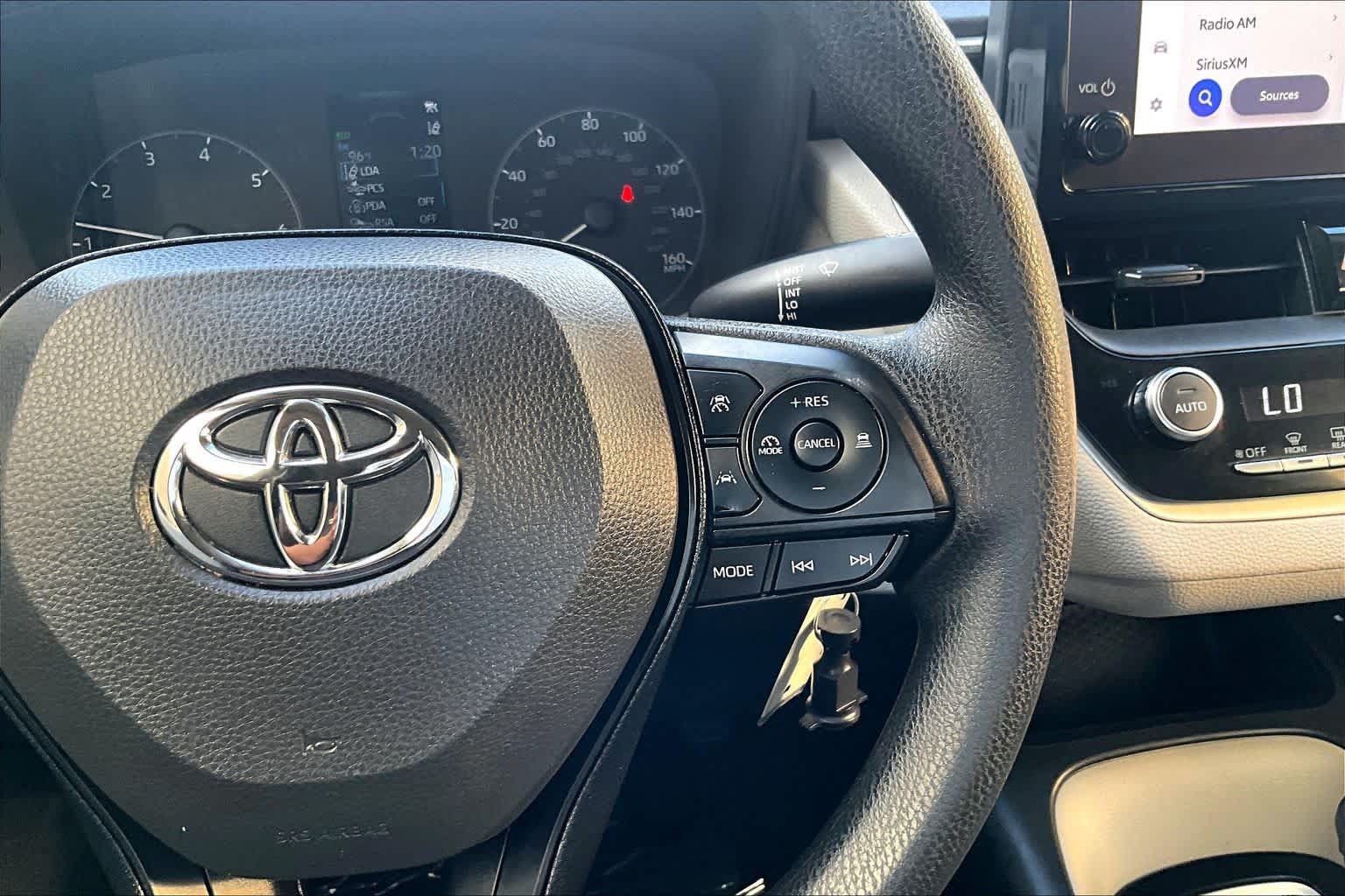 Used 2025 Toyota Corolla LE FWD image 24