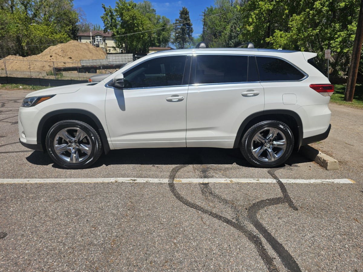 Used 2019 Toyota Highlander Limited Platinum AWD/4WD image 2