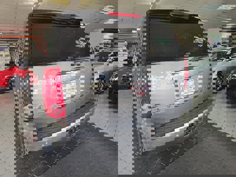 Used 2012 GMC Yukon XL SLT RWD image 5