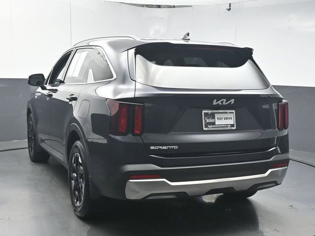 Used 2025 Kia Sorento S FWD image 6