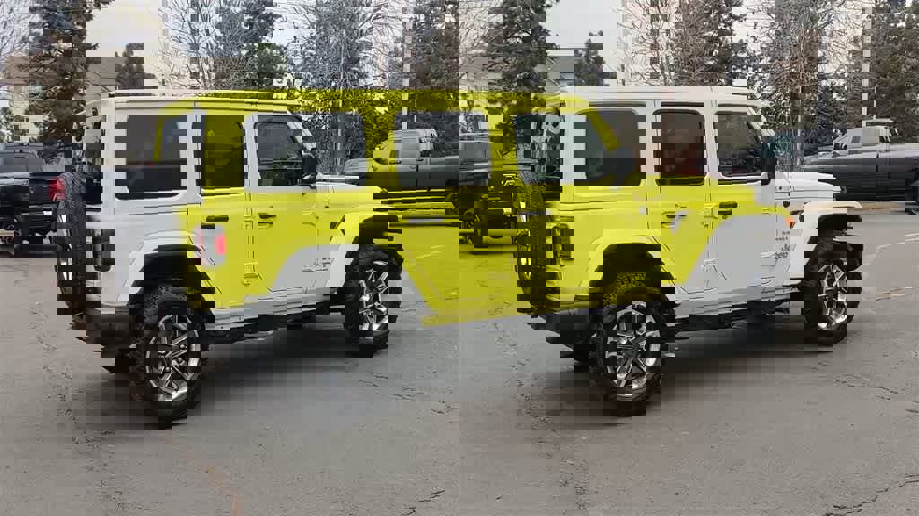 Used 2023 Jeep Wrangler Sahara image 9