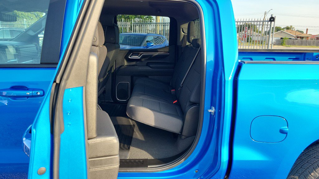 Used 2025 Chevrolet Silverado 1500 LT AWD/4WD image 23
