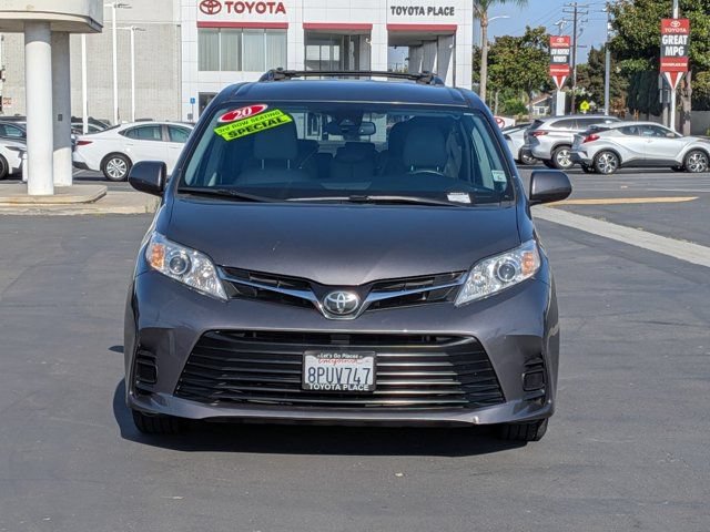 Used 2020 Toyota Sienna LE w/ Carpet Mat Package FWD image 2