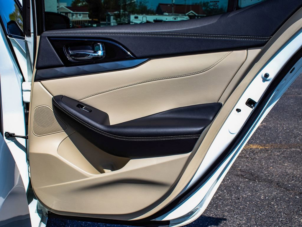 Used 2020 Nissan Maxima 3.5 SV w/ Floor Mat Group FWD image 12