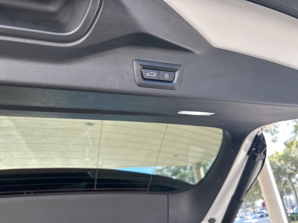 Used 2025 BMW X5 xDrive50e image 41