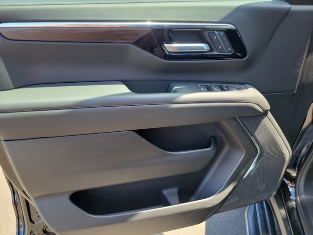 Used 2026 Chevrolet Tahoe LT RWD image 15