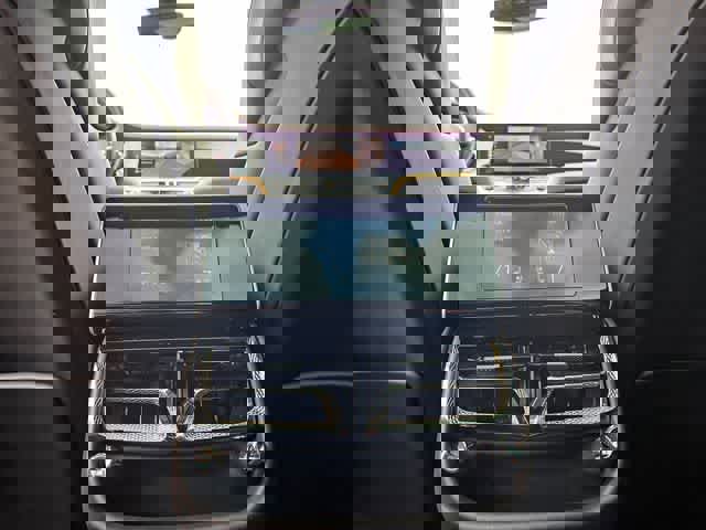 Used 2024 Bentley Flying Spur W12 image 18