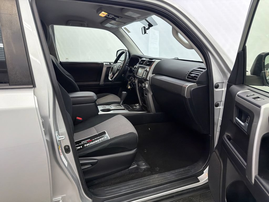 Used 2019 Toyota 4Runner SR5 AWD/4WD image 14
