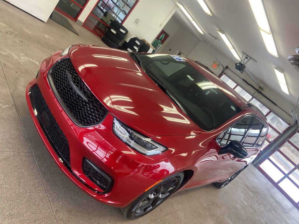 New 2026 Chrysler Pacifica Select w/ S Appearance Package image 5