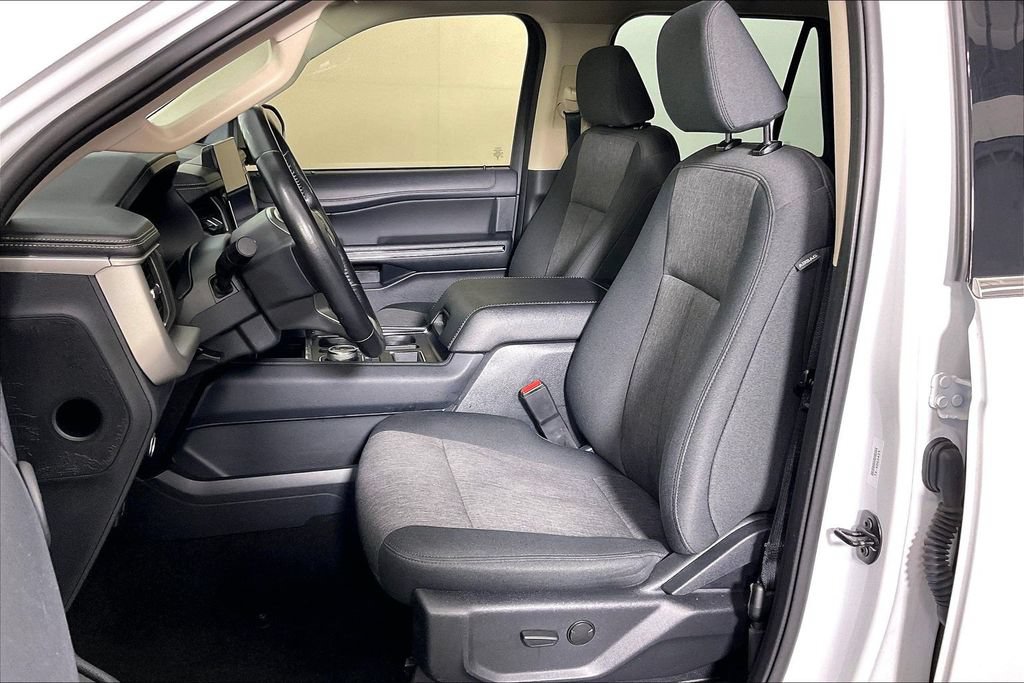Used 2024 Ford Expedition XLT RWD image 32