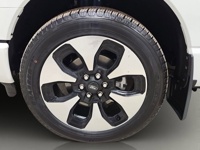 Used 2024 Ford F150 Lightning Platinum image 25