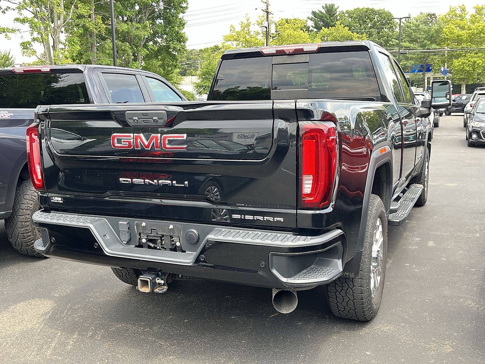 Certified 2021 GMC Sierra 2500 Denali w/ Denali Ultimate Package AWD/4WD image 3