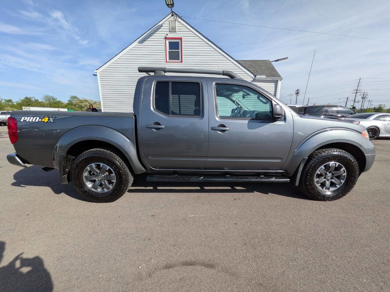 Used 2016 Nissan Frontier PRO-4X AWD/4WD image 6