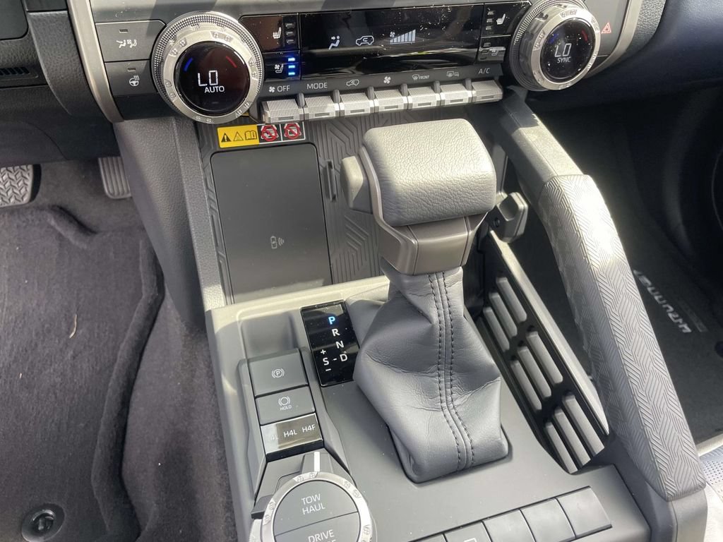 New 2026 Toyota 4Runner Platinum AWD/4WD image 13