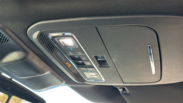 Used 2022 Ford F150 Lariat w/ Equipment Group 502A High image 23