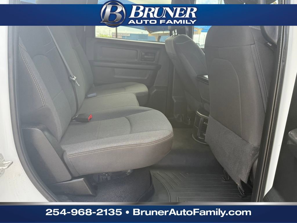 Used 2024 RAM 3500 Tradesman w/ Chrome Appearance Group AWD/4WD image 16