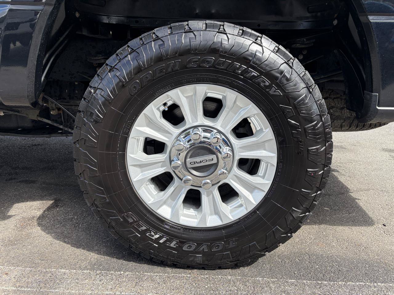 Used 2020 Ford F250 XLT w/ FX4 Off-Road Package AWD/4WD image 11