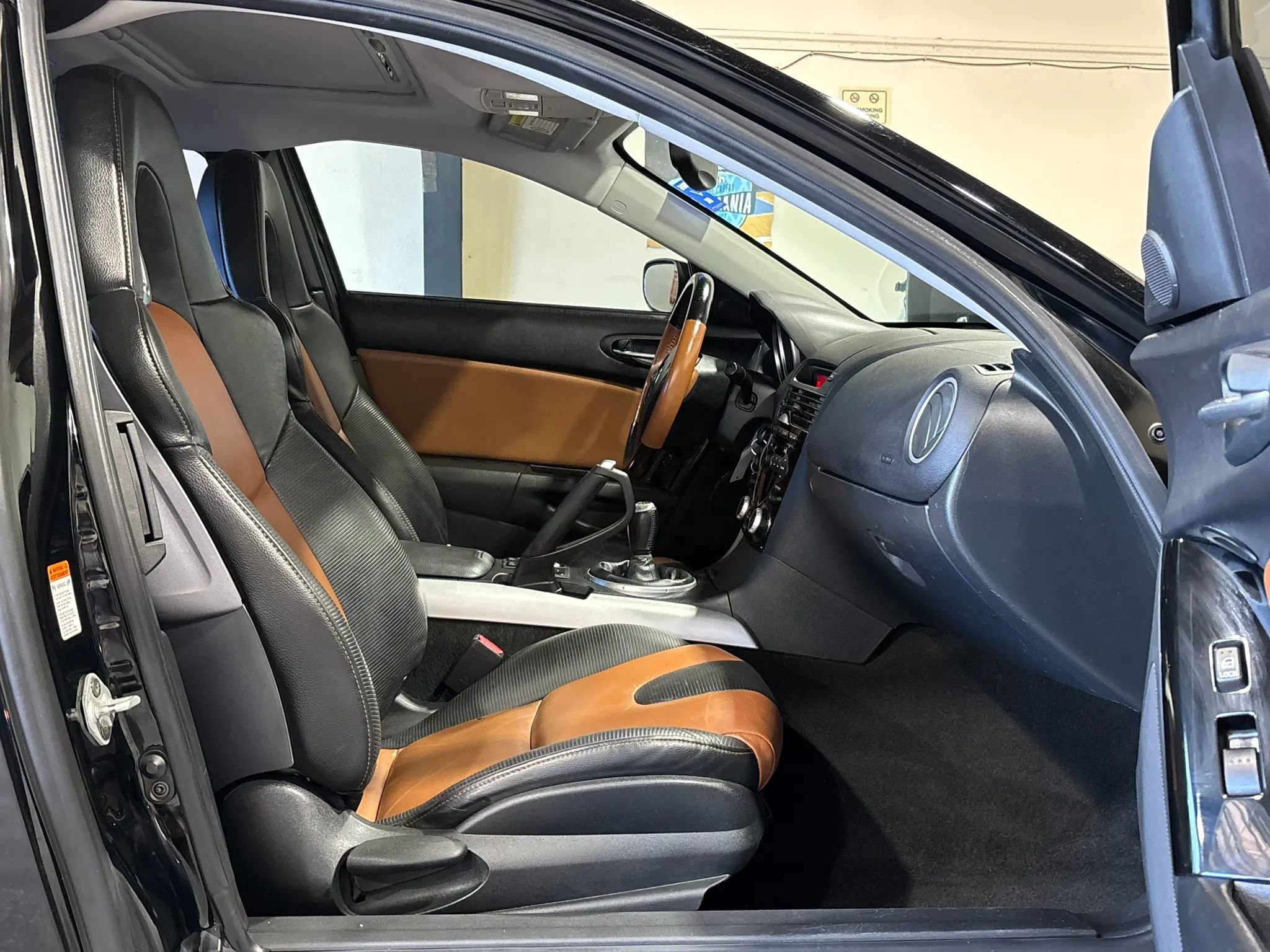 Used 2004 MAZDA RX-8 w/ MT Grand Touring Pkg RWD image 16