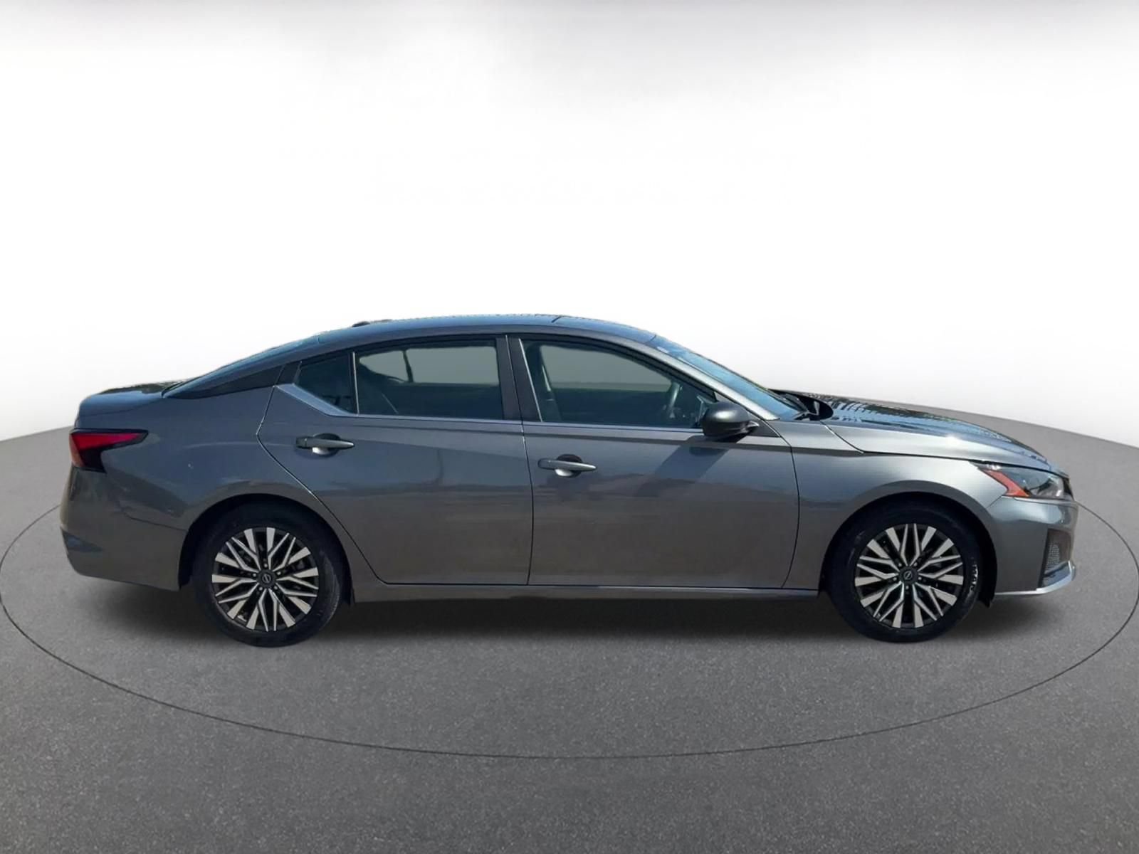 Used 2026 Nissan Altima 2.5 SV FWD image 15