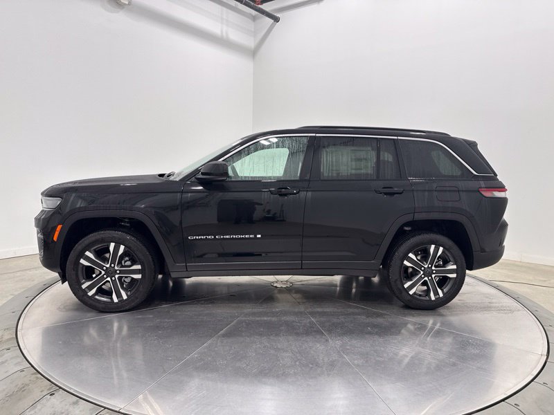 New 2027 Jeep Grand Cherokee Laredo X AWD/4WD image 4