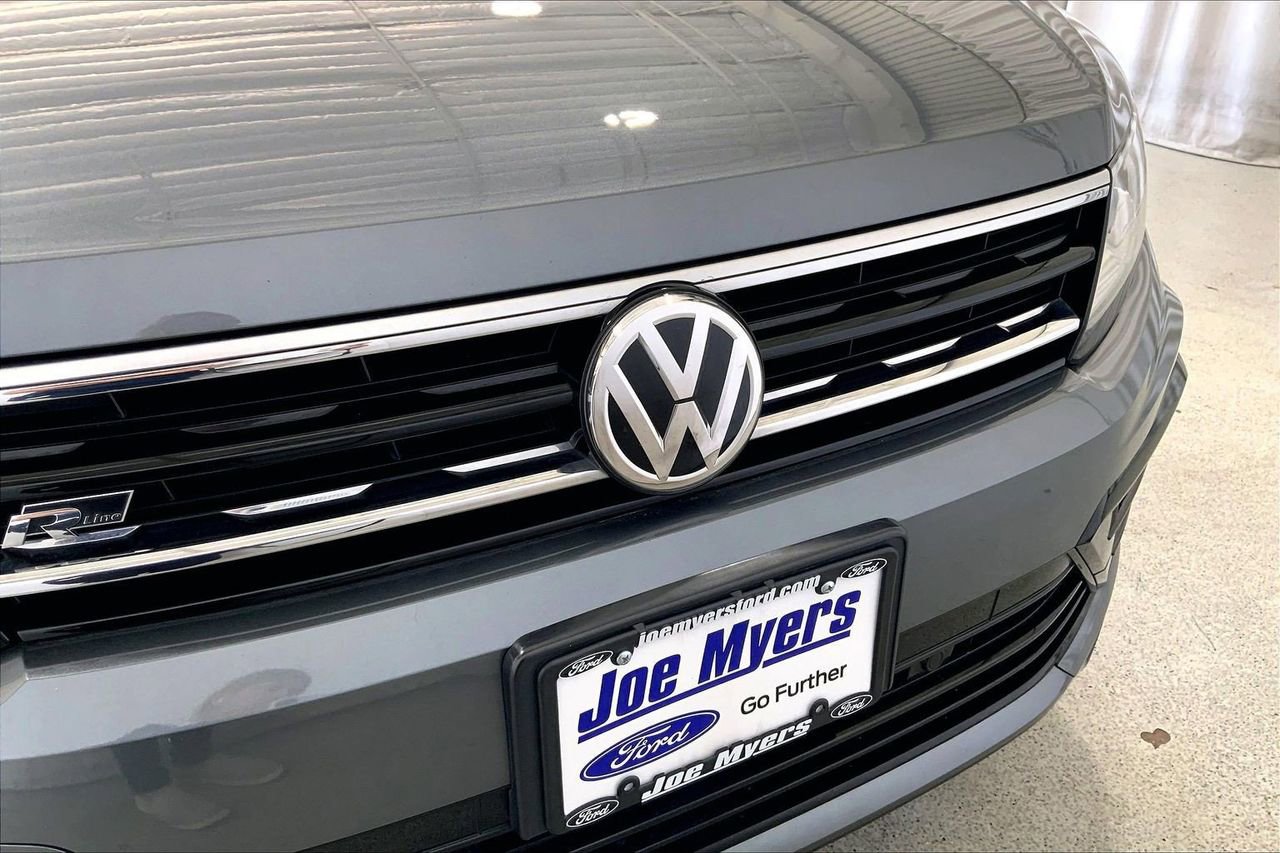 Used 2021 Volkswagen Tiguan SE R-Line FWD image 30