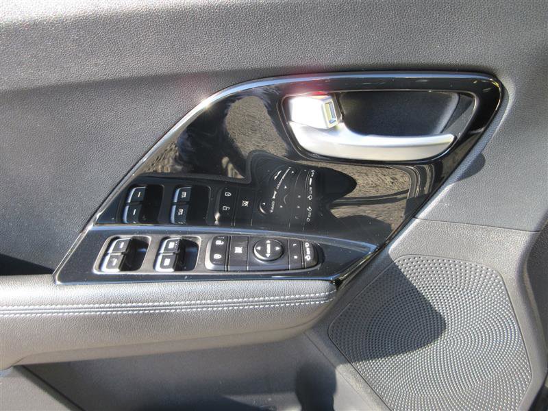 Used 2019 Kia Niro S Touring FWD image 11