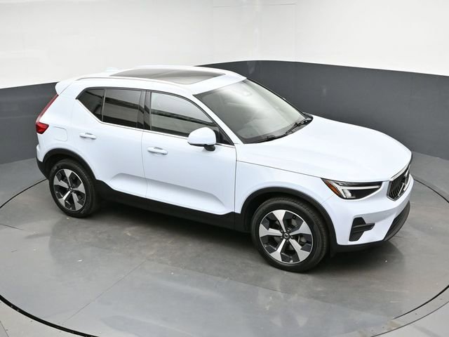 Used 2024 Volvo XC40 B5 Core AWD/4WD image 41