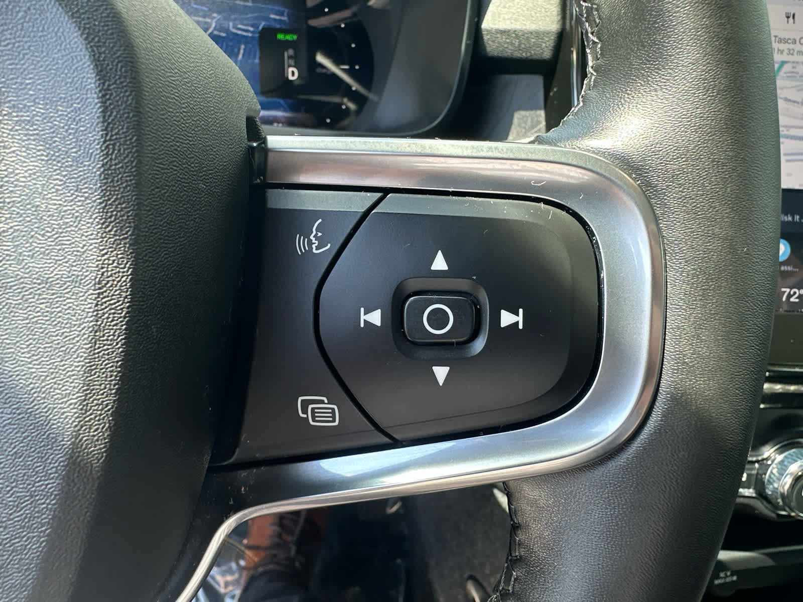 Used 2023 Volvo XC40 Recharge Ultimate w/ Protection Package Premier image 14