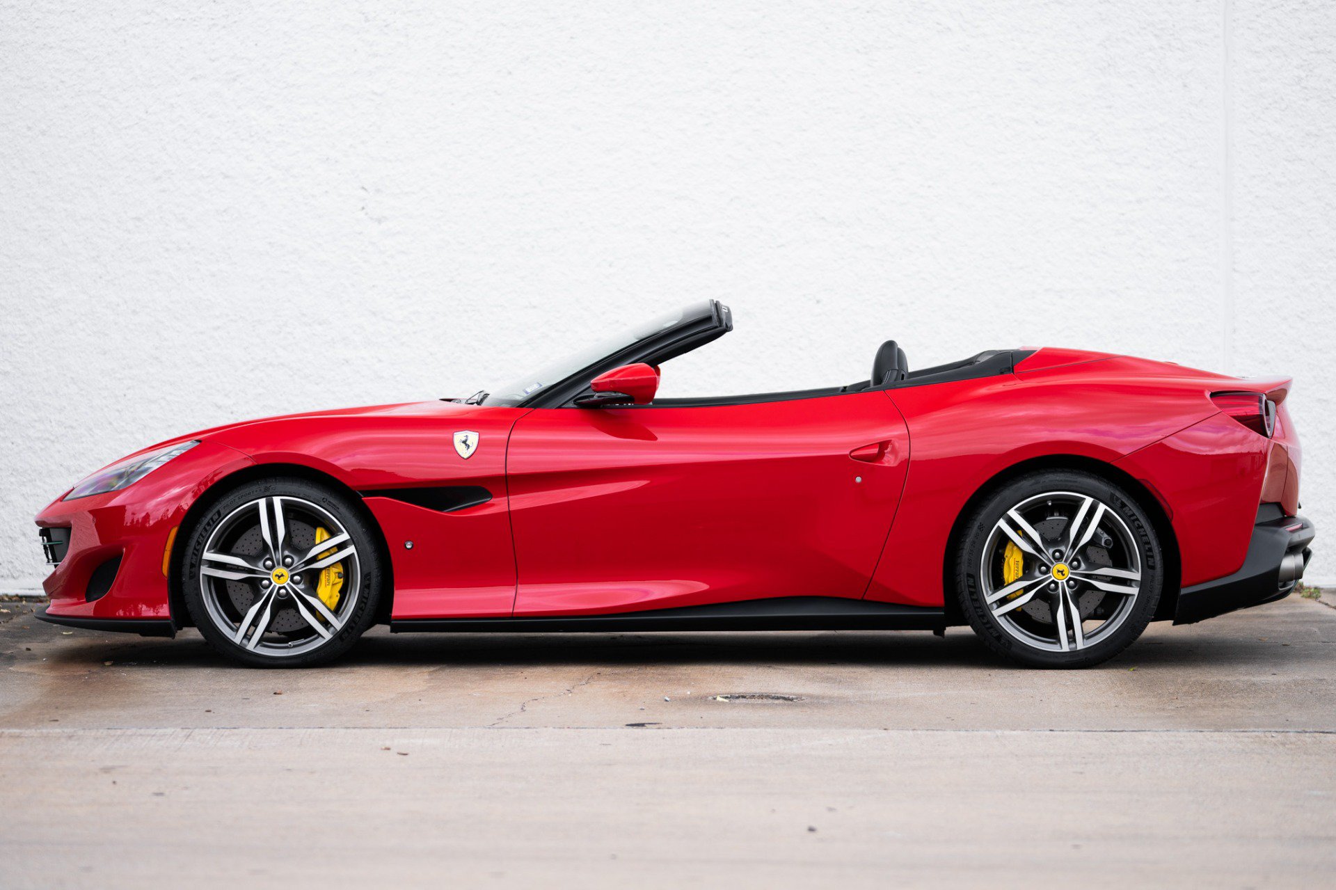 Used 2019 Ferrari Portofino RWD image 13
