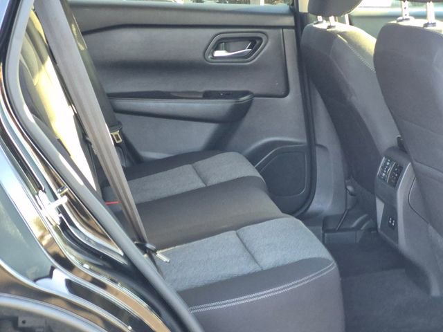 Used 2024 Nissan Rogue SV FWD image 18