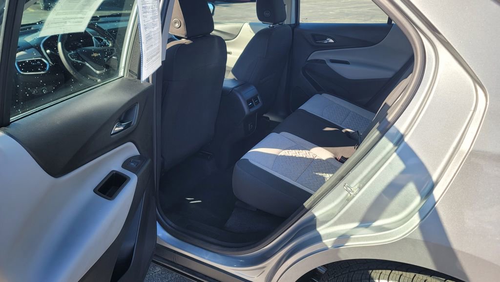 Used 2023 Chevrolet Equinox LS AWD/4WD image 25